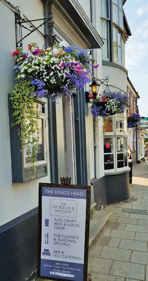 مبيت وإفطار Kings Head Holt المظهر الخارجي الصورة